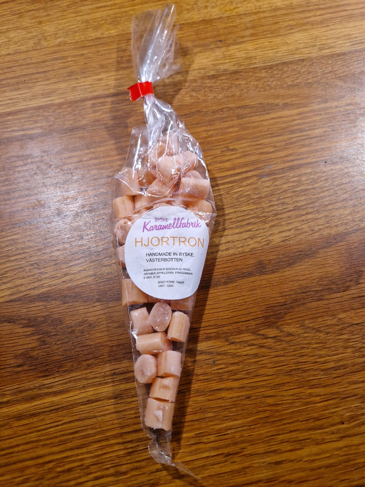 Hjortronkarameller 120 g i strut